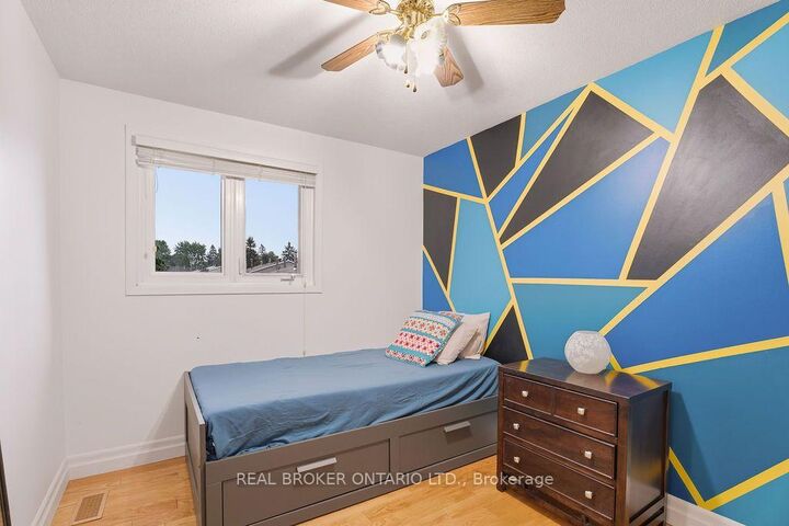 Property Photo:  1699E Lamoureux Drive  ON K1E 2N3 