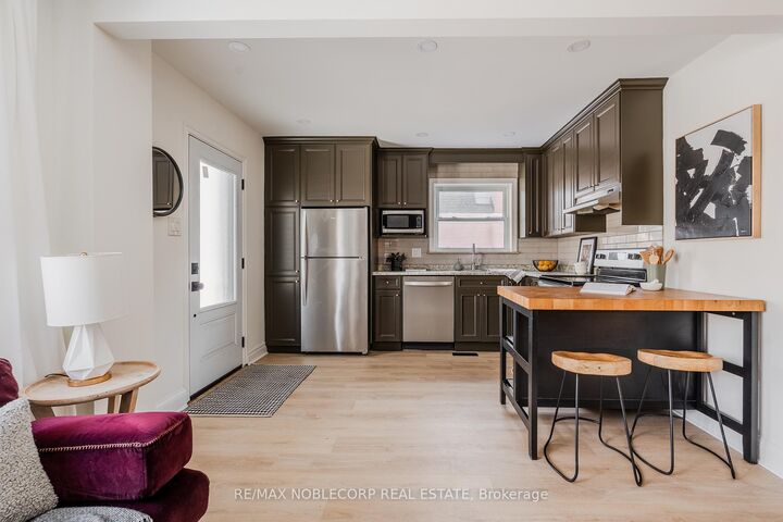 Property Photo:  6 Evandale Road Main  ON M1L 3S1 