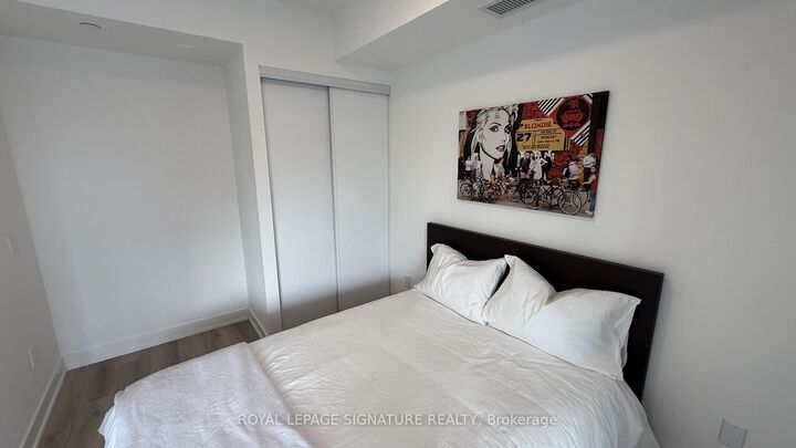 Property Photo:  5 Lakeview Avenue S 203  ON M6J 0H3 