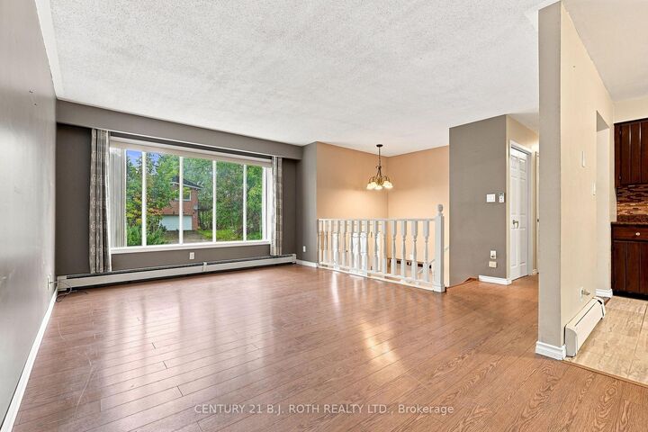 Property Photo:  195 North Street E  ON L3V 2G2 