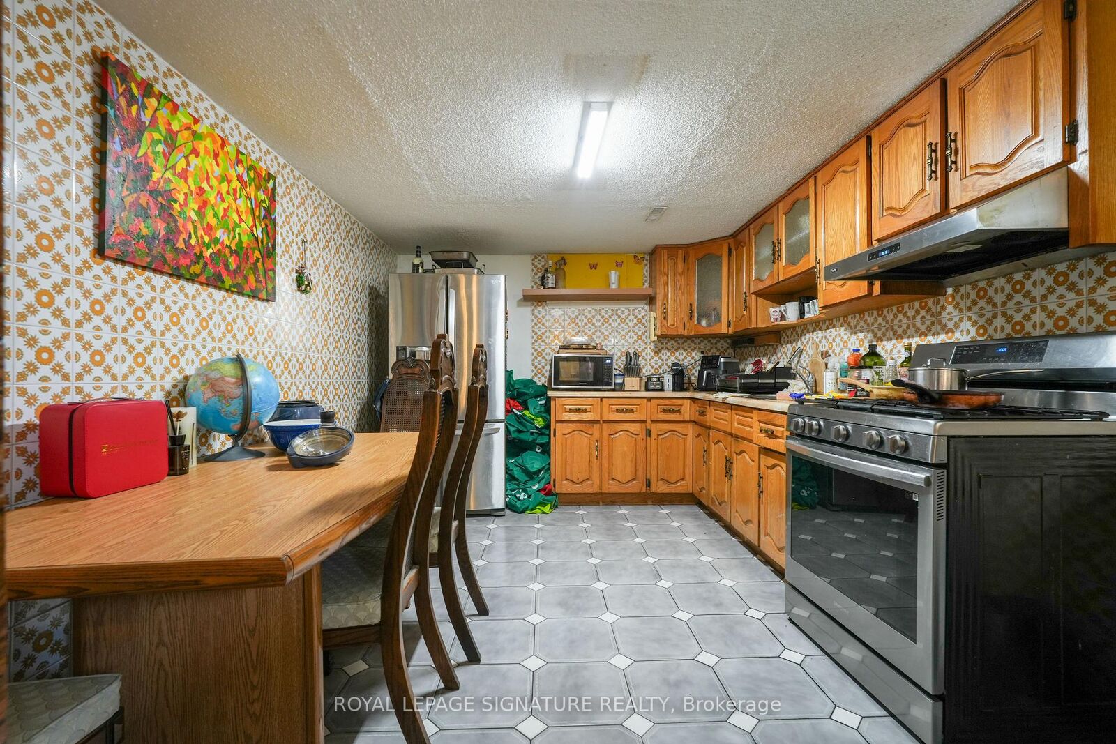 Property Photo: 674 Abana Road Room #3 ON L5A 1H4