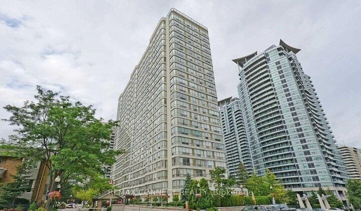 Property Photo: 55 Elm Drive W 1908 ON L5B 3Z3