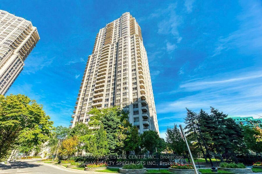 Property Photo:  25 Kingsbridge Garden Circle 2422  ON L5R 4B1 