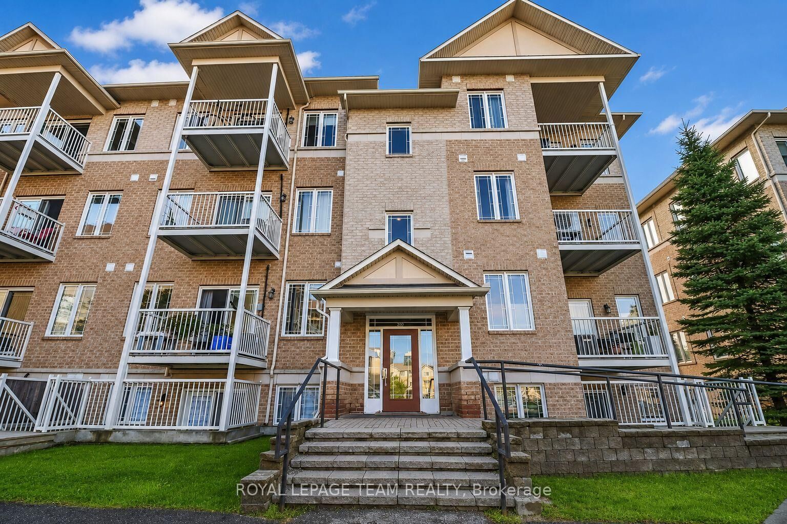Property Photo:  200 Paseo Private 6  ON K2G 4N7 