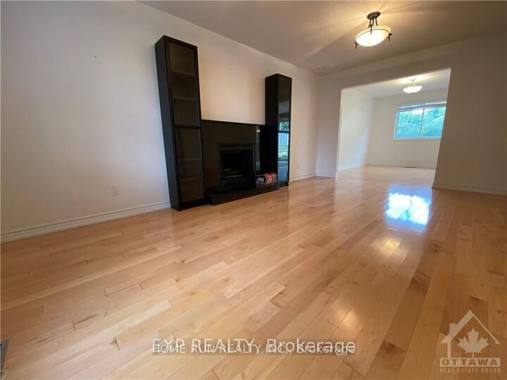 Property Photo: 34 Brockington Crescent ON K2G 4K2