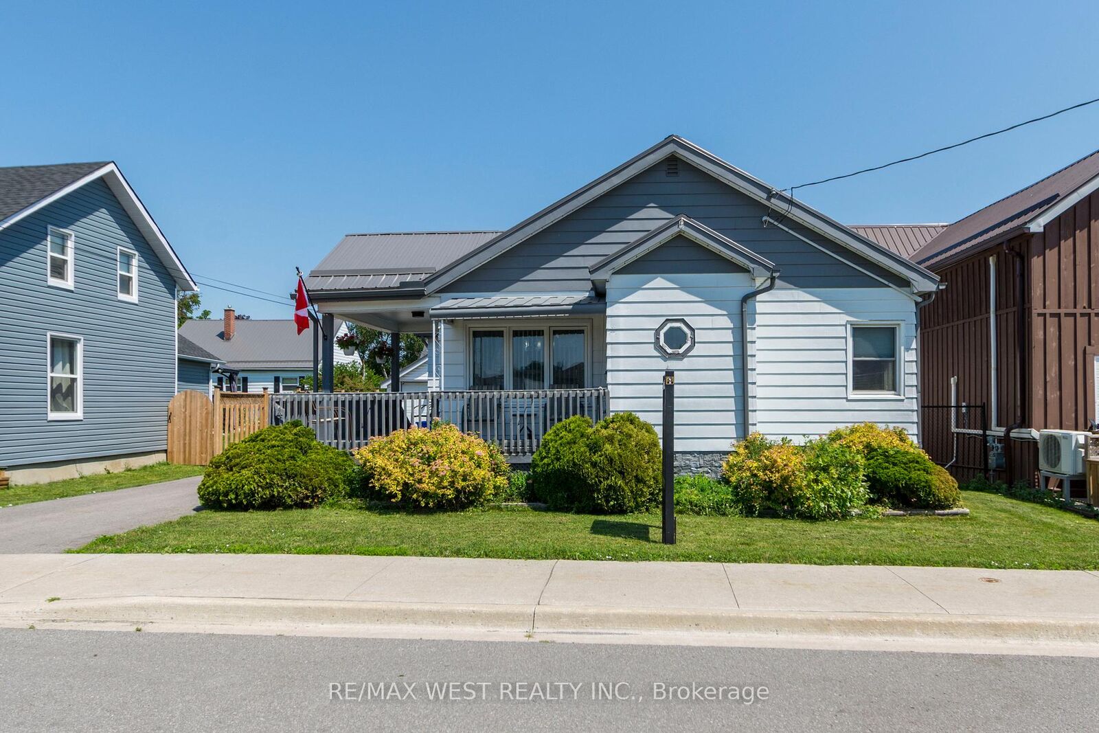 Property Photo:  4 George Street  ON K8V 1R1 