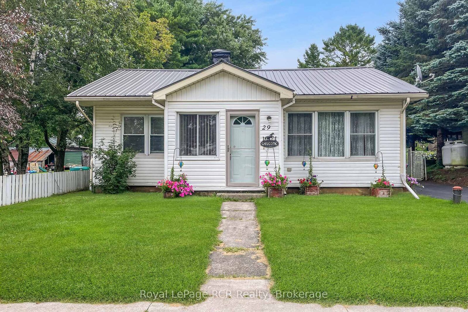 Property Photo:  29 Main Street N  ON N0G 1S0 