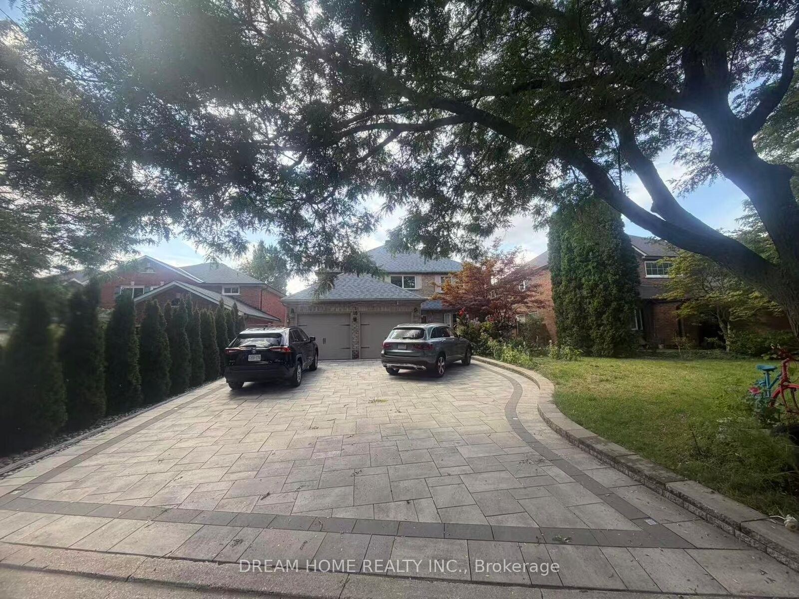 Property Photo:  16 Brooklyn Crescent W  ON L3P 7B9 