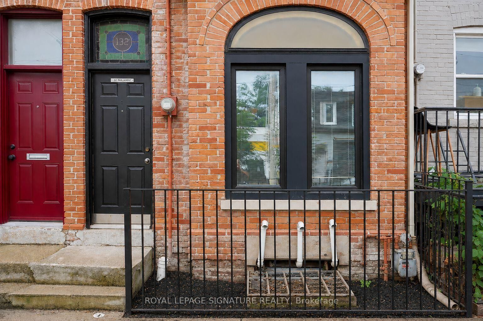 Property Photo:  152 Parliament Street  ON M5A 2Z1 
