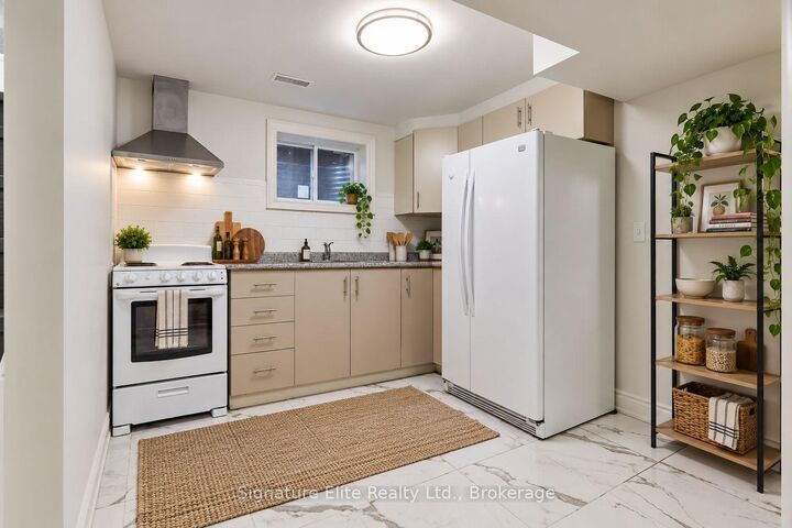 Property Photo:  37 Tarsus Crescent Bsmt  ON M1C 3W6 