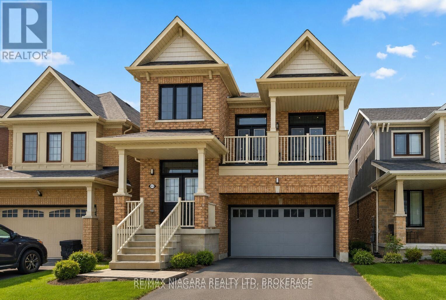 Property Photo: 8139 Buckeye Crescent ON L2H 2Y6
