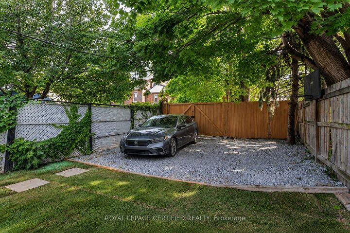Property Photo: 176 Emerald Street N ON L8L 5K8