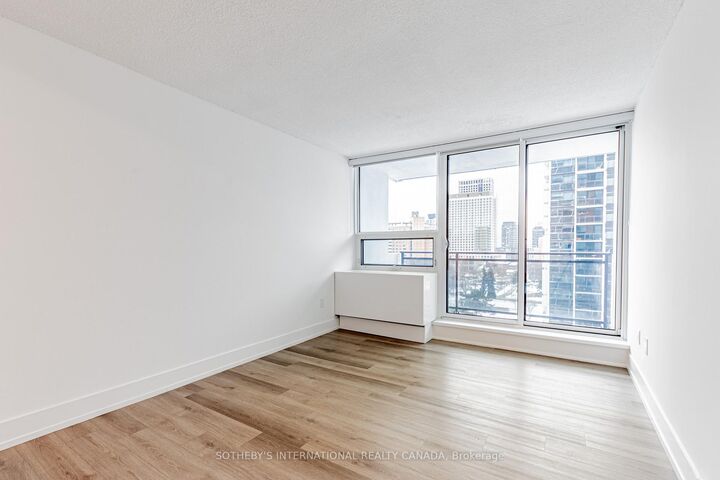 Property Photo: 201 Sherbourne Street N2105 ON M5A 3X1