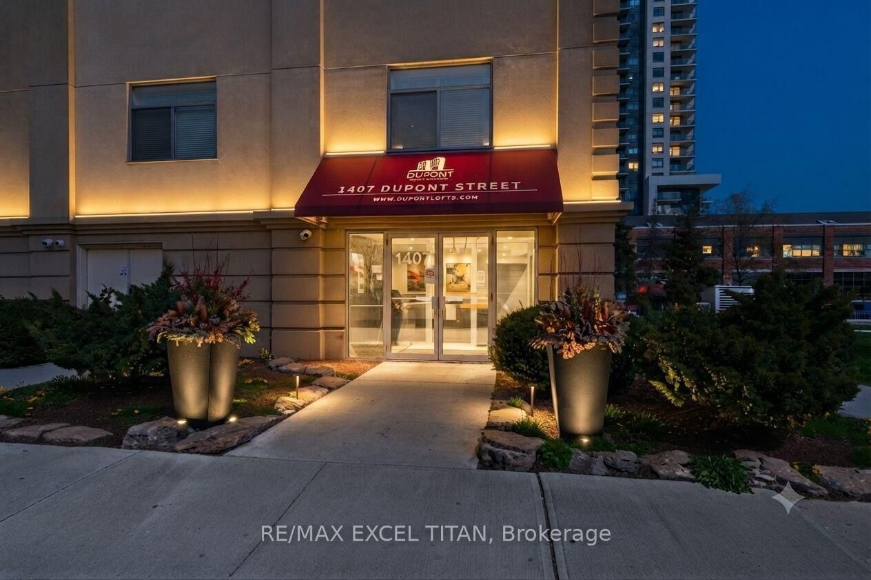 Property Photo:  1407 Dupont Street 204  ON M6H 4J7 