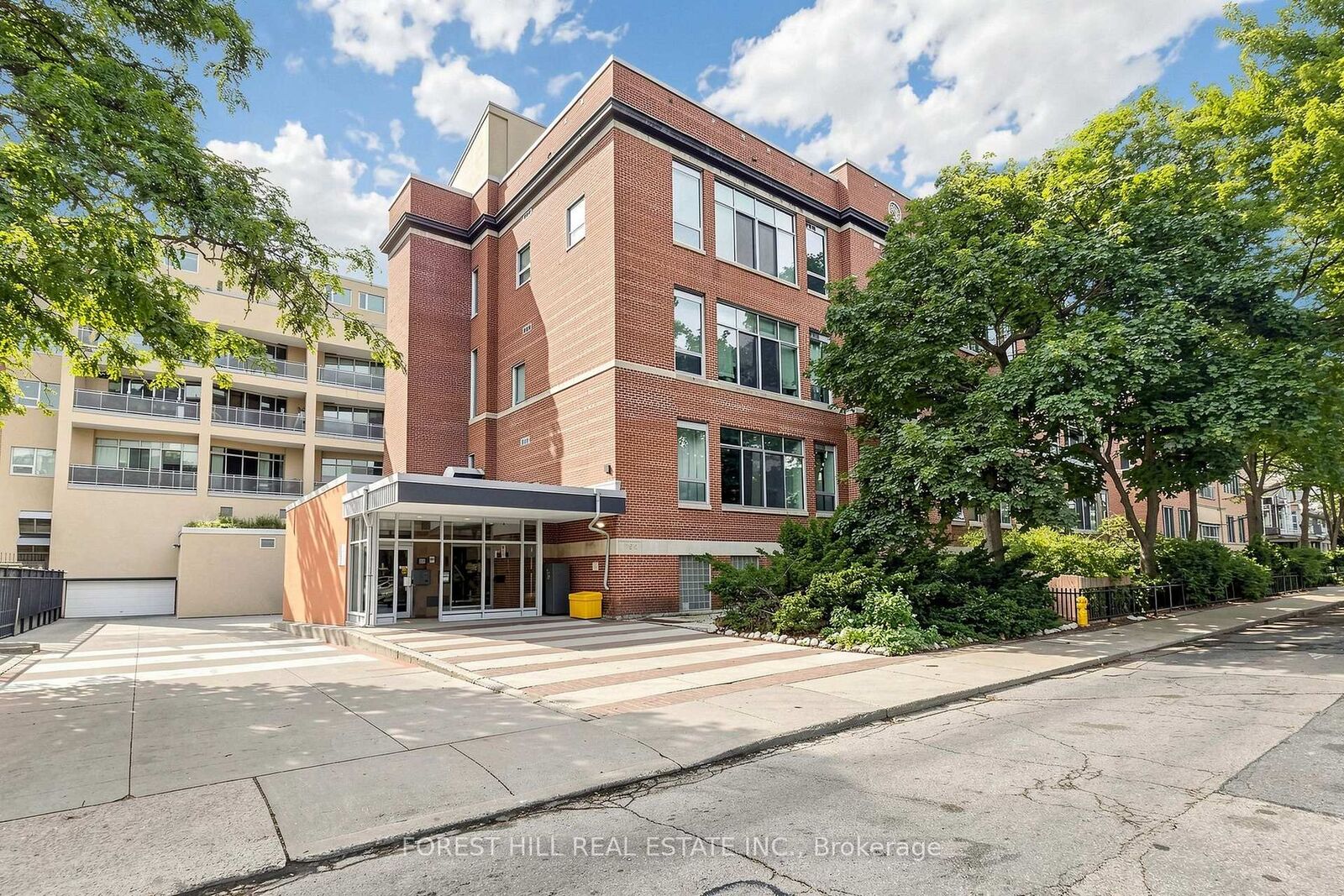 Property Photo:  21 Nassau Street 301  ON M5T 3K6 