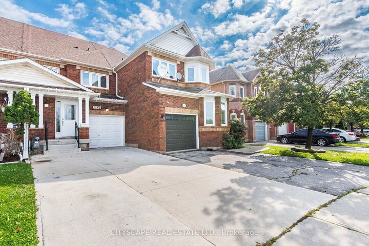 Property Photo:  6959 Guardian Court  ON L5N 7E3 