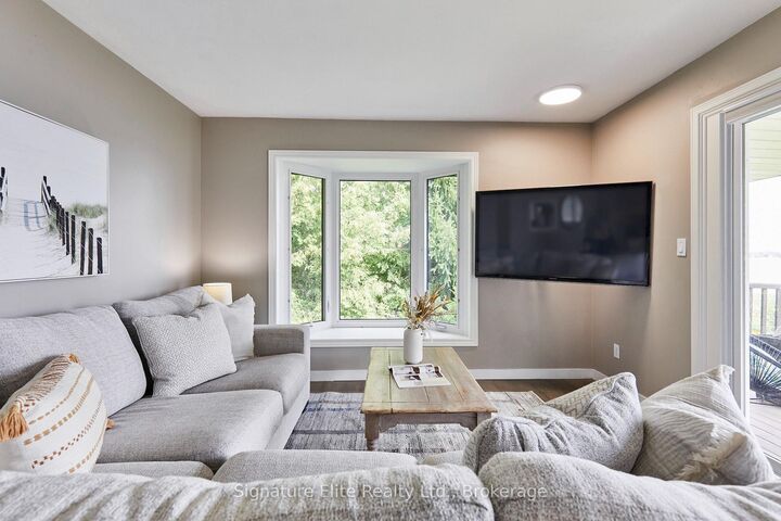 Property Photo:  56 Pine Point Lane  ON L9L 1B4 