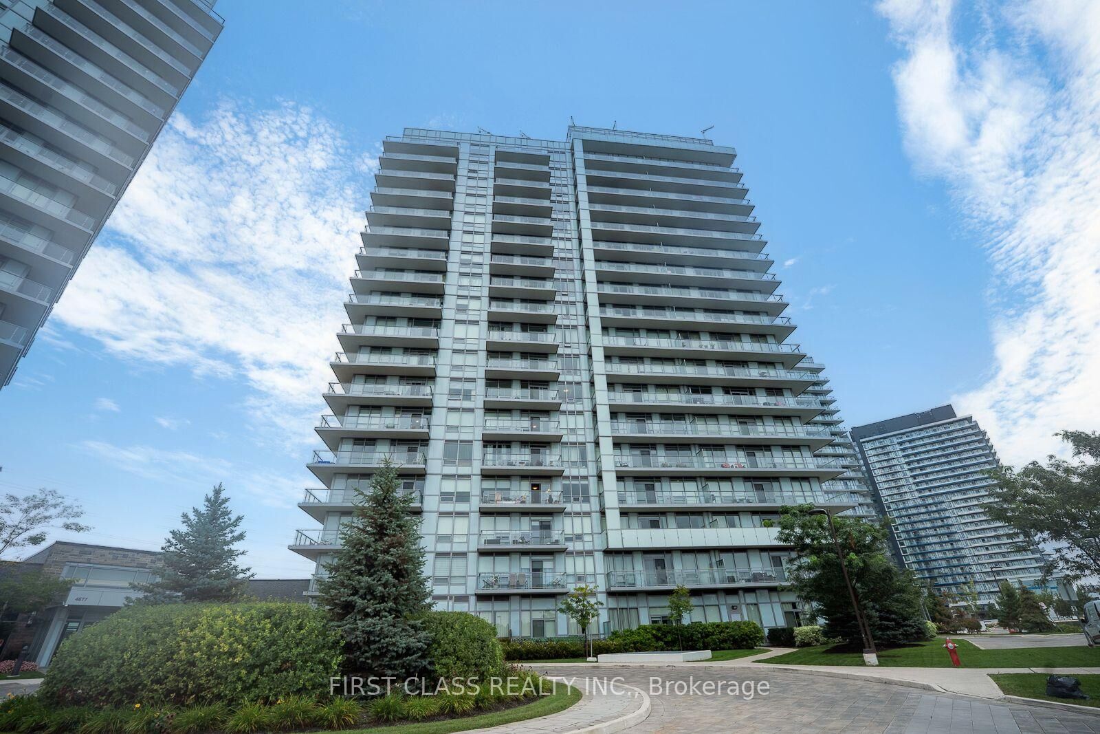 Property Photo:  4699 Glen Erin Drive 605  ON L5M 2E5 