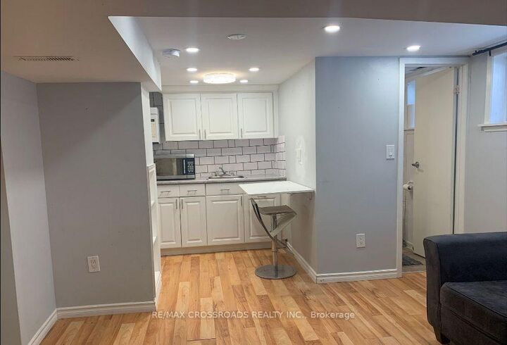 Property Photo:  128 Major Mackenzie Drive E 3  ON L4C 1H1 