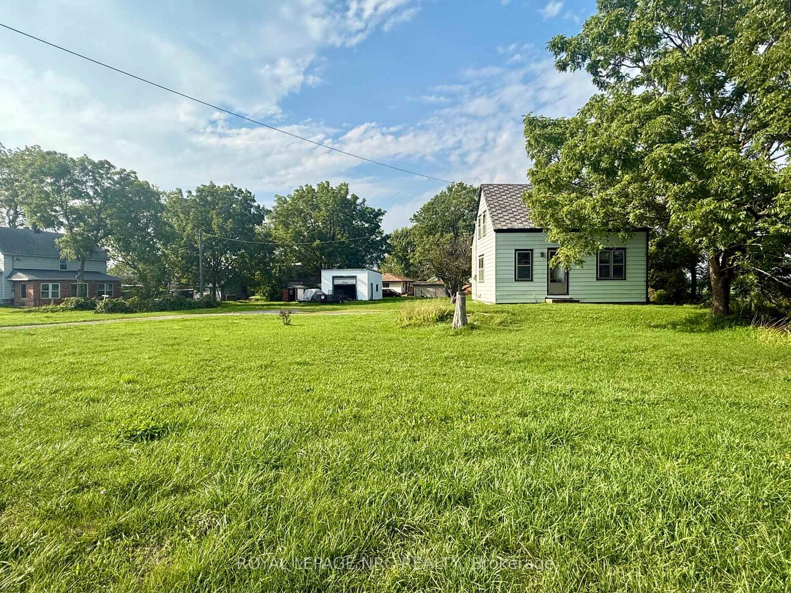 Property Photo:  735 Main Street W  ON L3K 5V4 