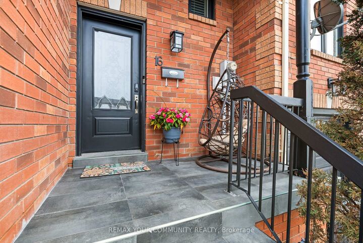 Property Photo:  16 Smales Drive  ON L1Z 1G5 