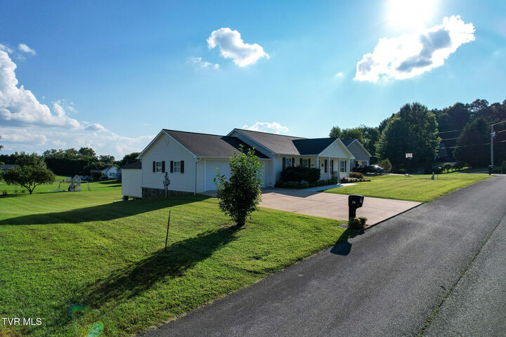 Property Photo:  37 Fairview Ridges Drive  TN 37616 