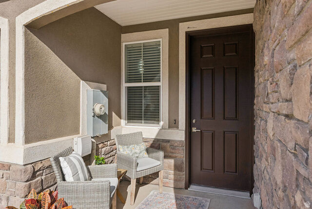 Property Photo: 908 Halstead Dr N UT 84054