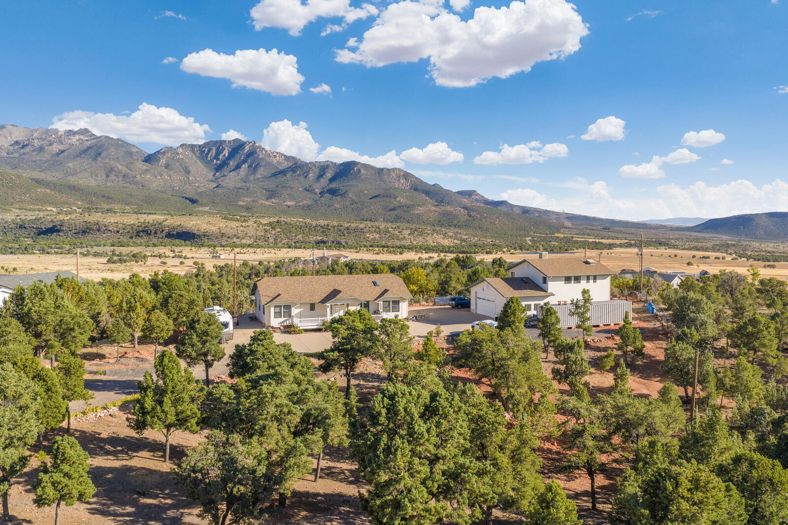 Property Photo:  708 E Mule Deer Rd  UT 84722 