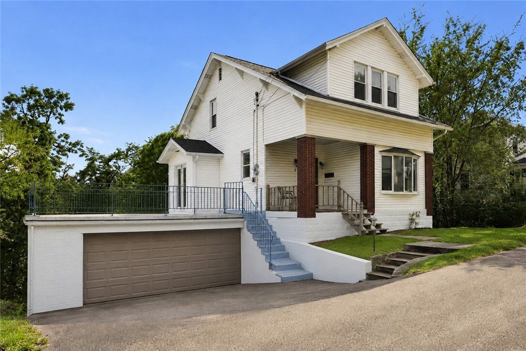 Property Photo:  9 Pioneer Ave  PA 15229 