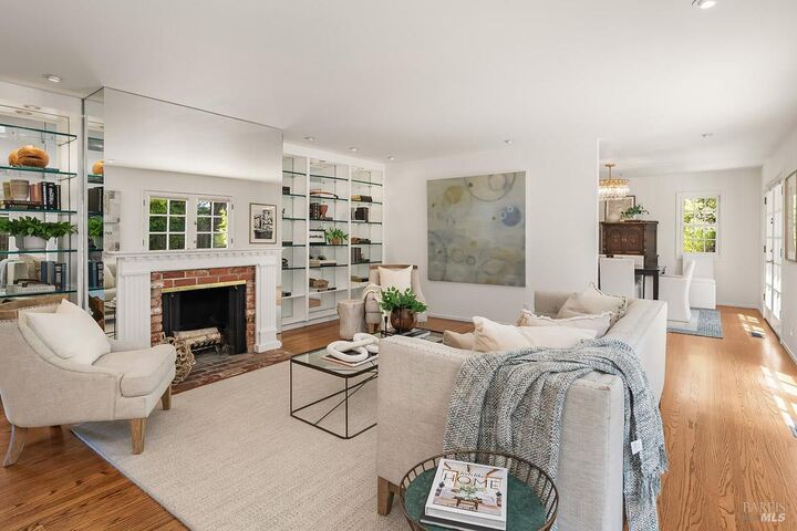 Property Photo:  7 Locksly Lane  CA 94901 