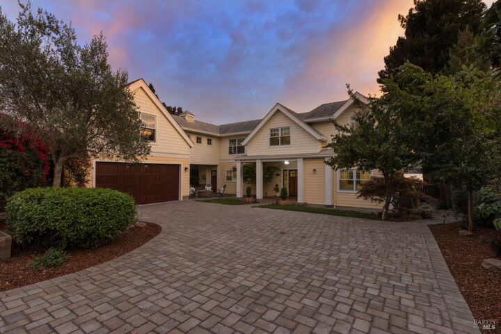 Property Photo:  455 W I Street  CA 94510 