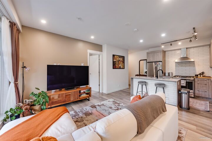 Property Photo:  1012 Auckland Street 313  BC V3M 0M3 