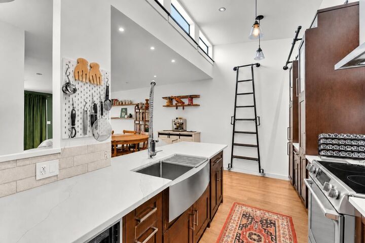 Property Photo:  1420 E 7th Avenue 304  BC V5N 1R8 