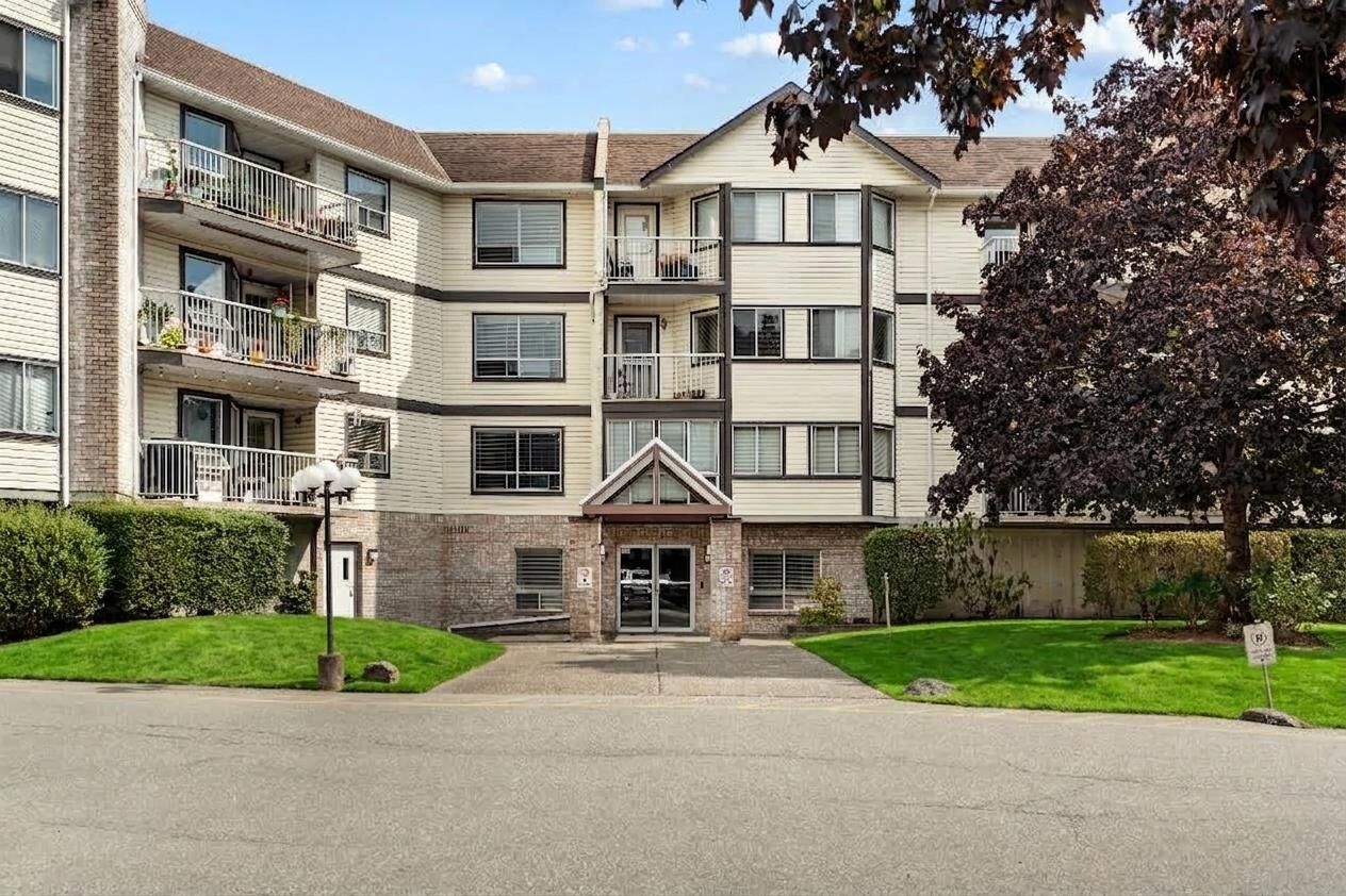 Property Photo:  5710 201 Street 201  BC V3A 8A8 