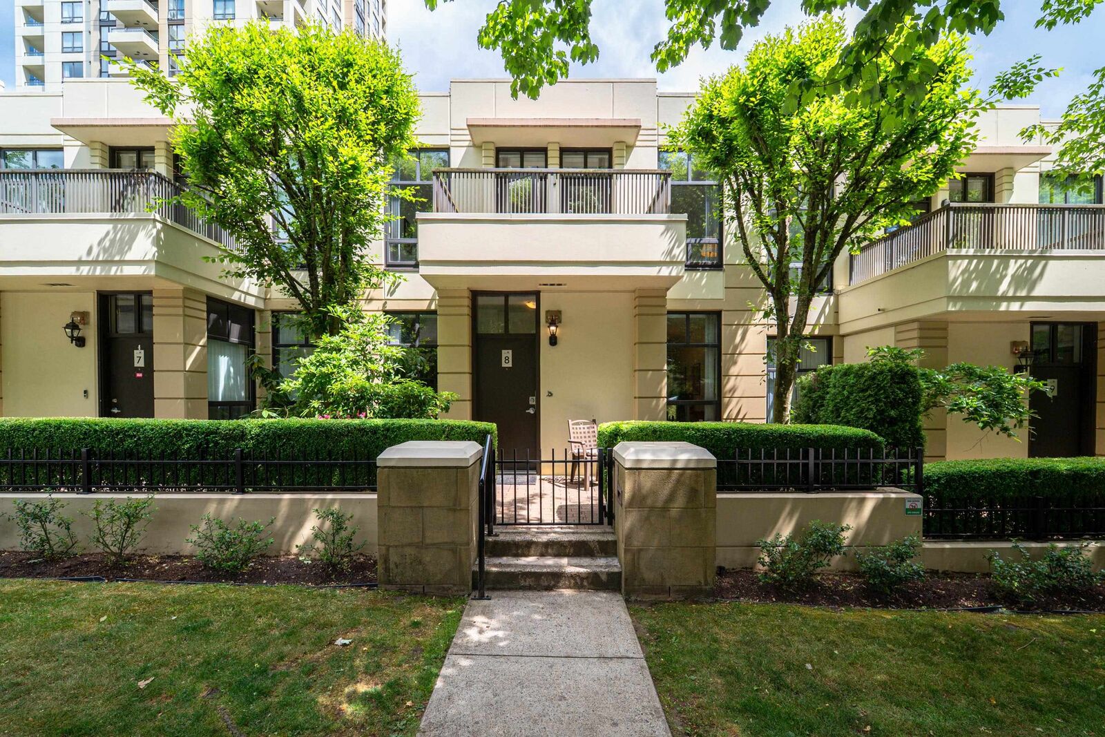 Property Photo:  4333 Central Boulevard 8  BC V5H 4W8 