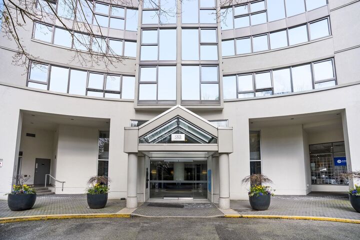 Property Photo:  1323 Homer Street 2705  BC V6B 5T1 