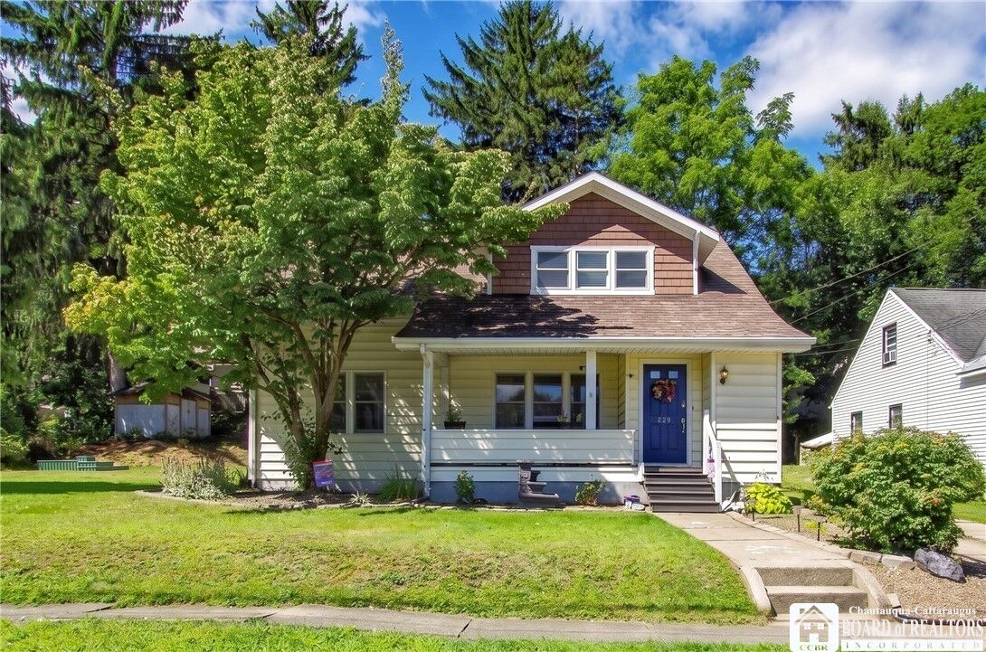 Property Photo:  529 Weeks Street  NY 14701 