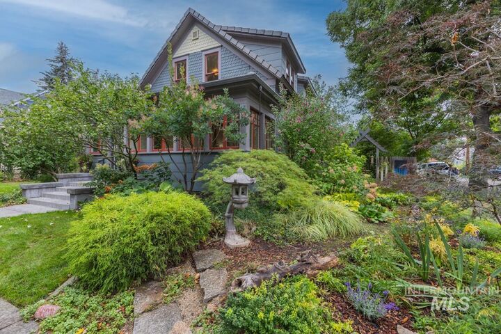 Property Photo:  1102 N 16th  ID 83702 