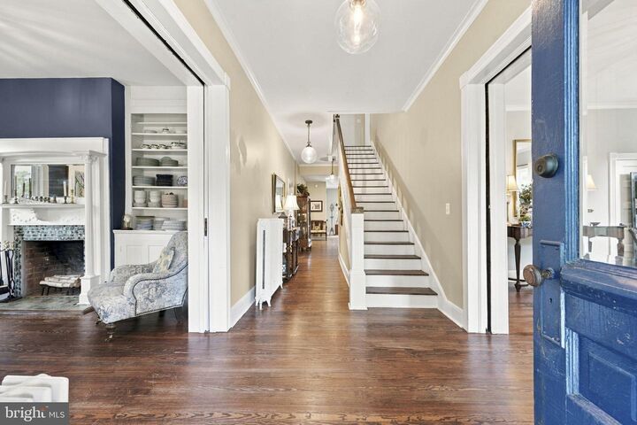 Property Photo: 17121 Simpson Circle VA 20129