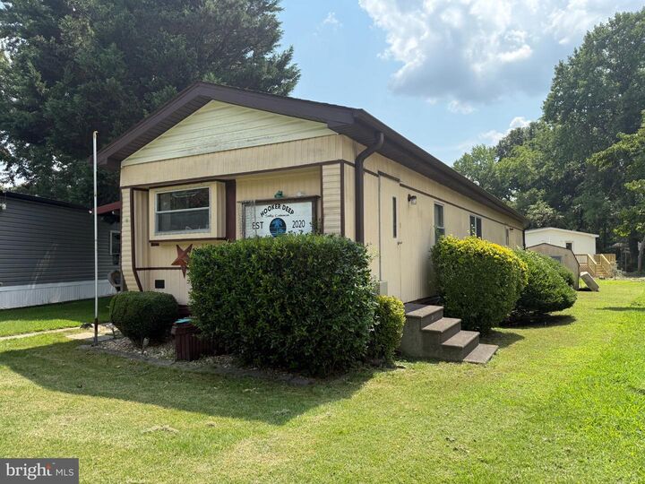 Property Photo:  
