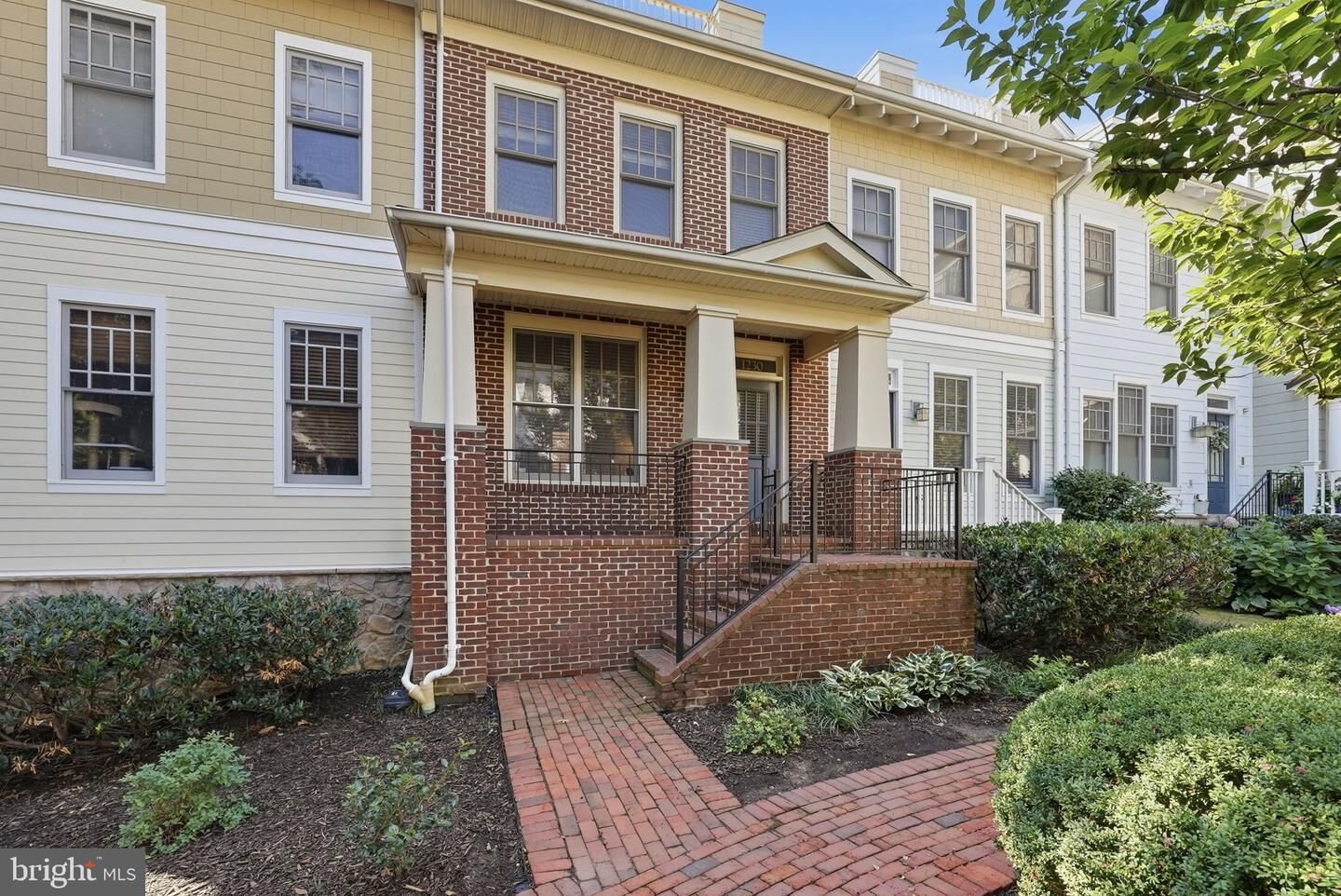 Property Photo:  1230 N Danville Street  VA 22201 