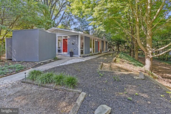 Property Photo: 2313 Glasgow Road VA 22307