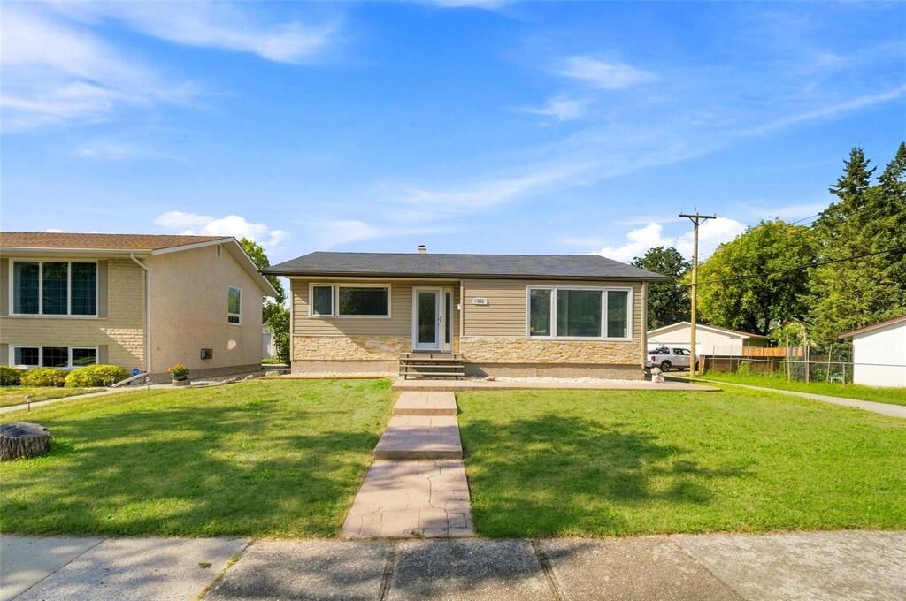 Property Photo: 601 Avila Avenue MB R3T 3A5