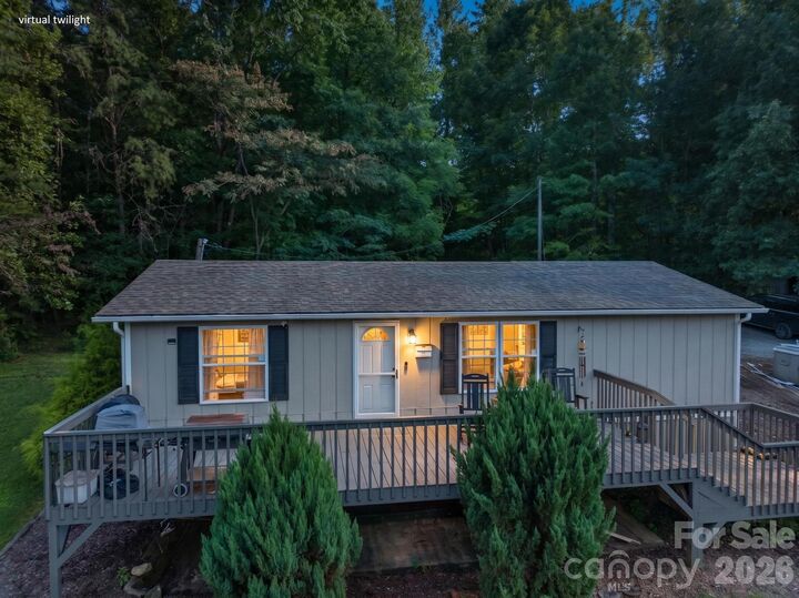 Property Photo:  2437 S Rosedale Drive  NC 28630 