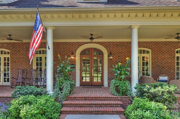 Property Photo: 2115 Foxcroft Woods Lane NC 28211