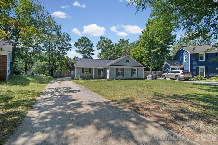 Property Photo: 4301 Claybury Court NC 28227