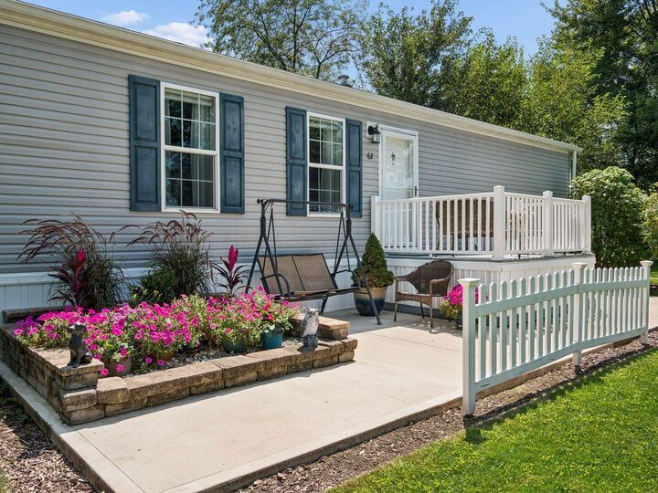 Property Photo:  62 Woodcrest Drive  OH 43040 