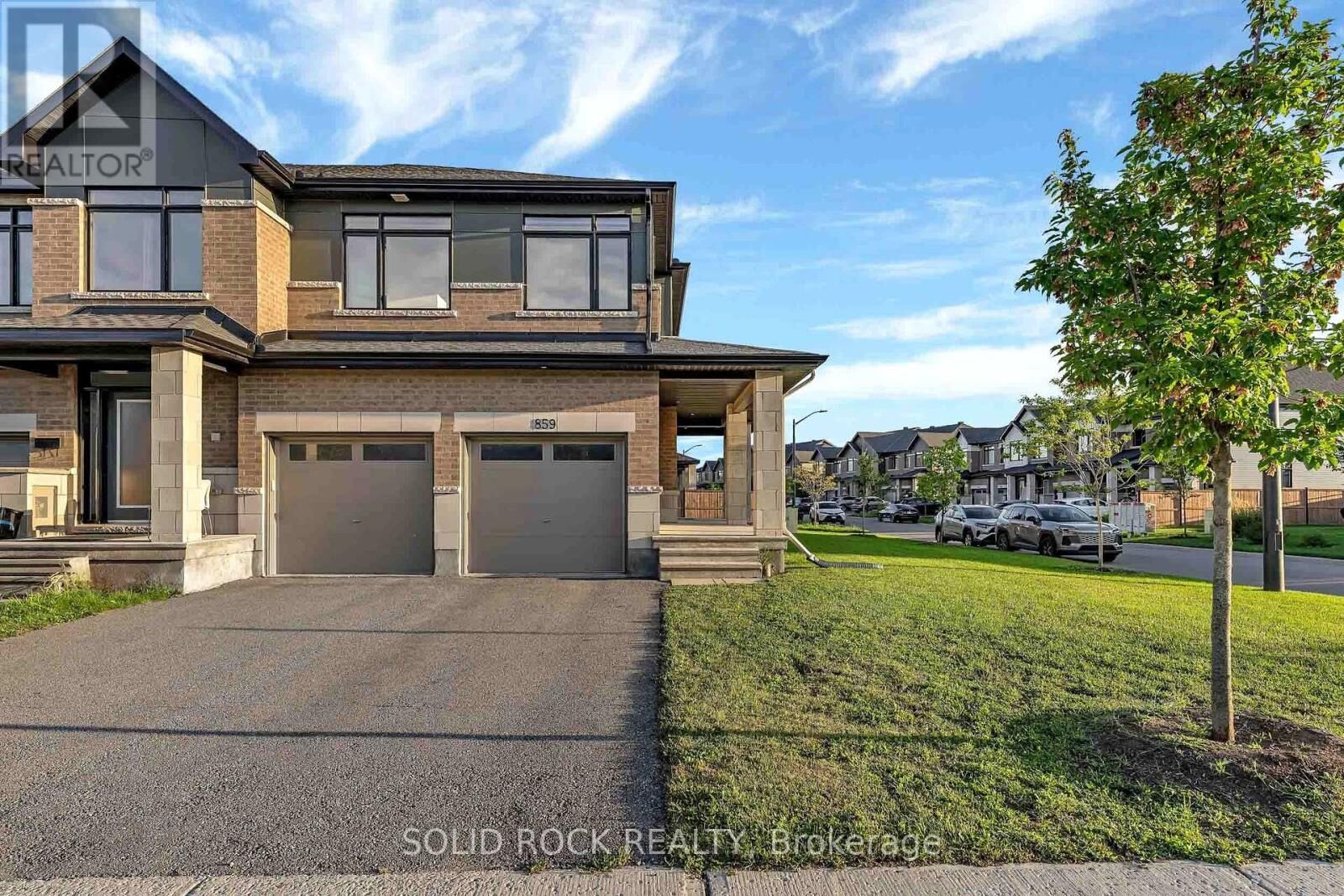 Photo de la propriété:  859 East Solarium Avenue East  ON K4M 0H1 