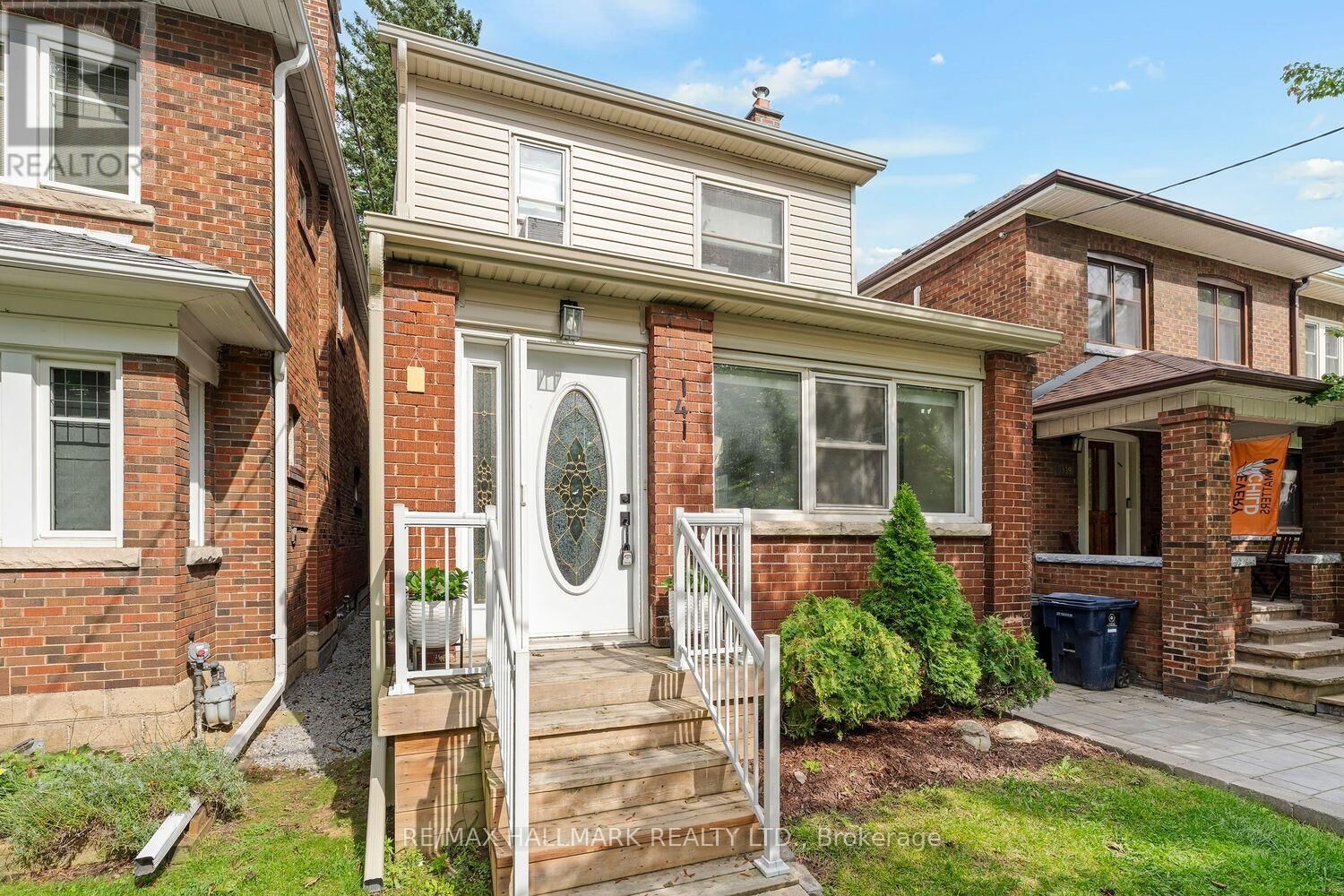Property Photo:  141 Humbercrest Boulevard  ON M6S 4L4 