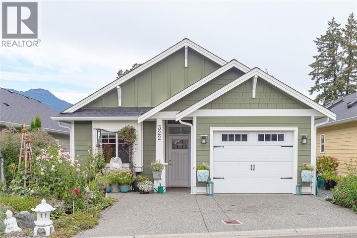 Property Photo: 322 Edgewood Crescent BC V9L 0G6